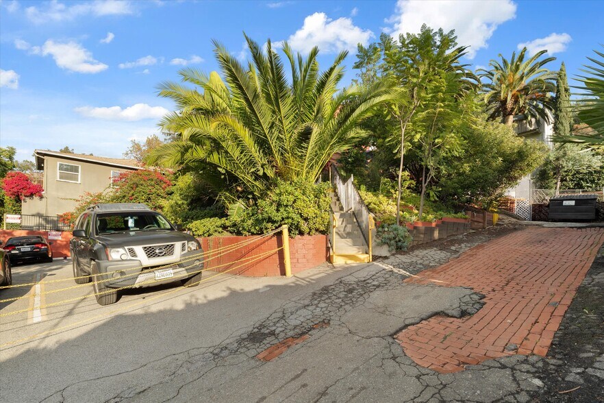 More Photos Of 3234 Barham Blvd, Los Angeles Apartments For Sale