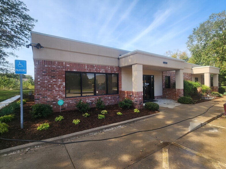 Primary Photo Of 6950 S Utica Ave, Tulsa Office For Sale