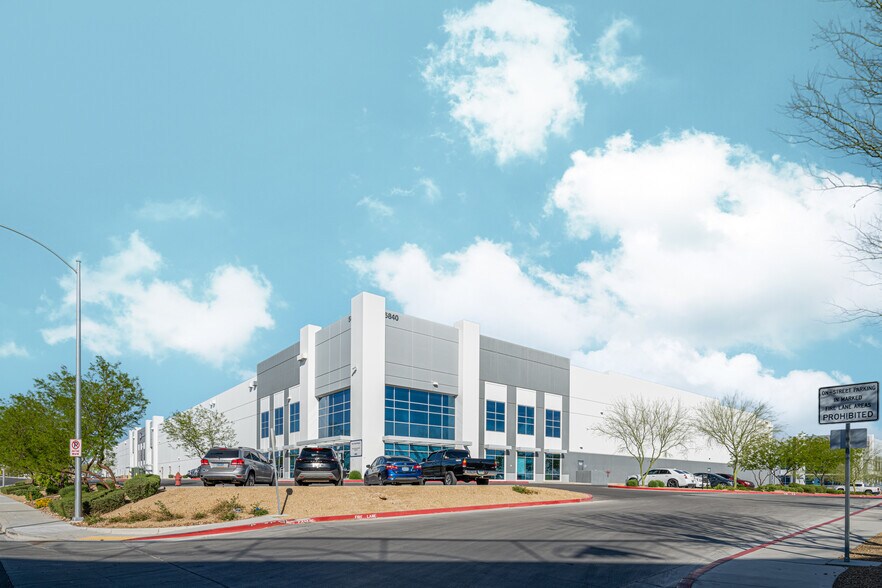 More Photos Of 5840 Donovan Way, Las Vegas Warehouse For Lease