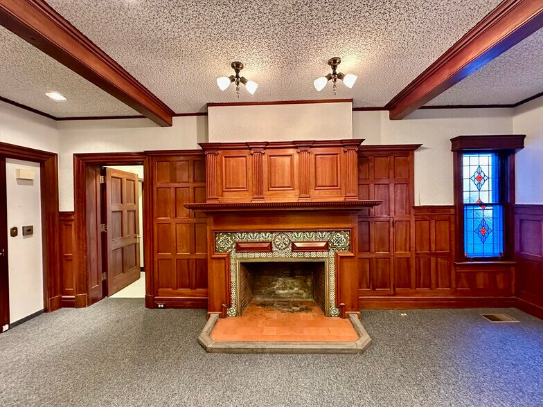 More Photos Of 19 Woodland St, Hartford Medical For Lease