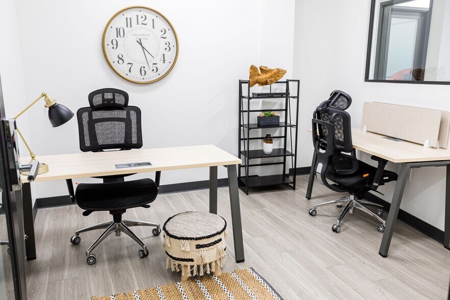 More Photos Of 136 4th St N, Saint Petersburg Coworking Space