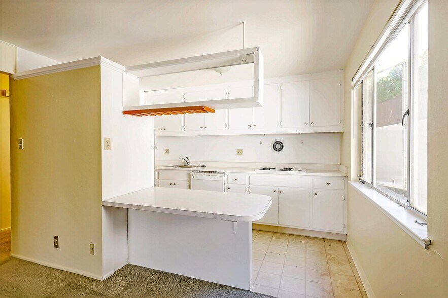 More Photos Of 6 Garden Ct, Belmont Apartments For Sale