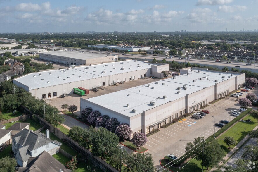 More Photos Of 10207 S Sam Houston Pky W, Houston Unknown For Lease