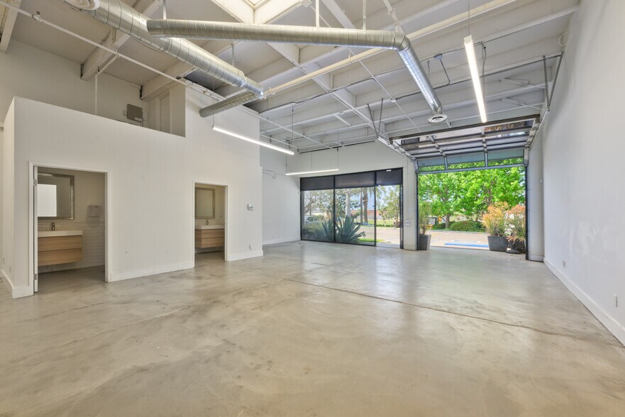 More Photos Of 1631-1645 16th St, Santa Monica Light Manufacturing For Lease