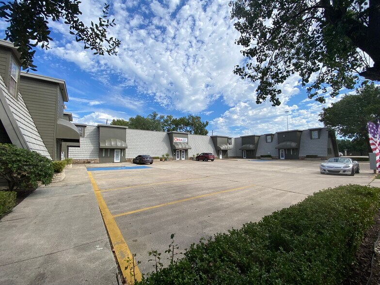 More Photos Of 3350 Mcfaddin Ave, Beaumont Apartments For Lease