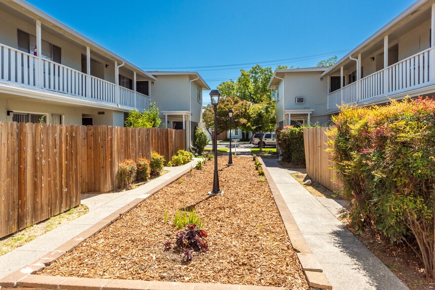 Primary Photo Of 505 Franklin St, Napa Apartments For Sale
