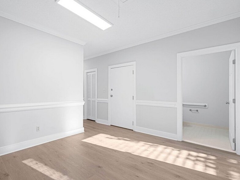 More Photos Of 6512 Six Forks Rd, Raleigh Coworking Space