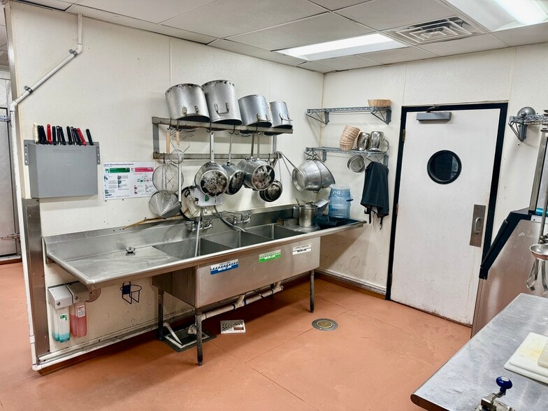 More Photos Of 236-238 S Elm St, Greensboro Apartments For Lease