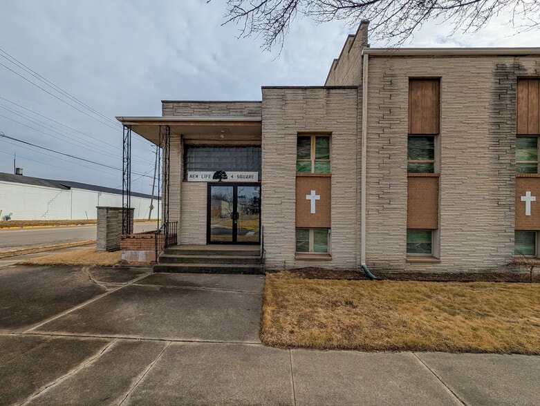 More Photos Of 109 S Washington St, Rochelle Religious Facility For Sale