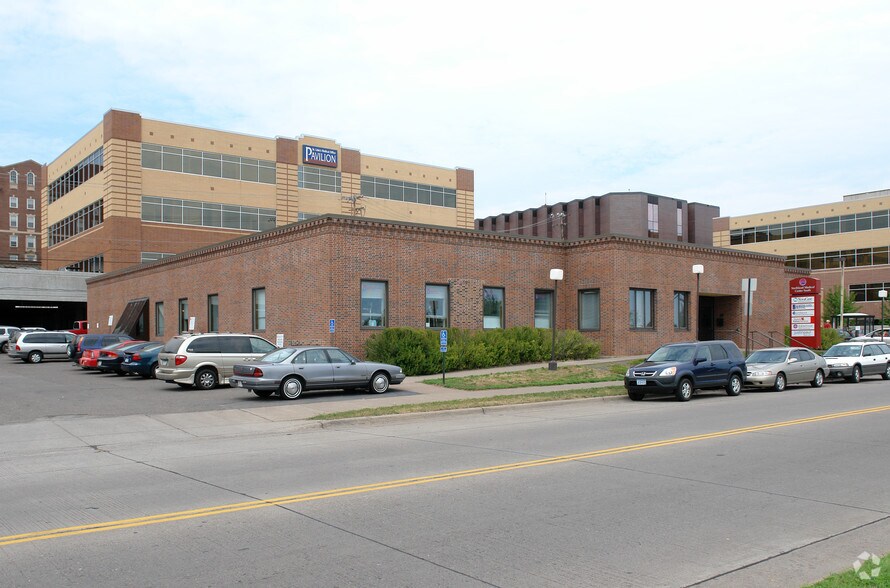More Photos Of 925 E Superior St, Duluth Medical For Sale