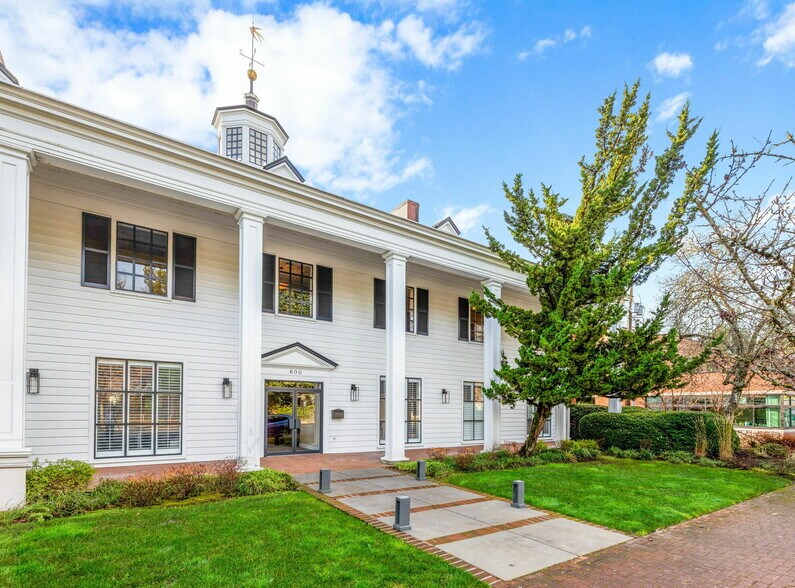 Primary Photo Of 600 A Ave, Lake Oswego Office For Lease
