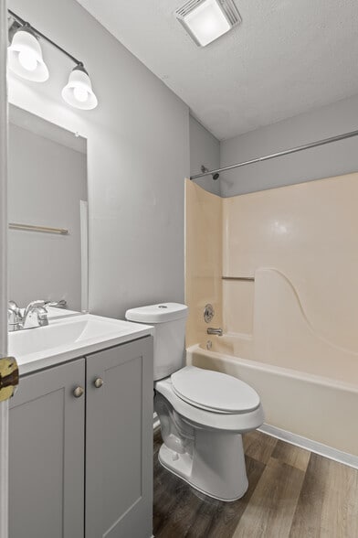 More Photos Of 1802 Hamill Rd, Hixson Apartments For Sale