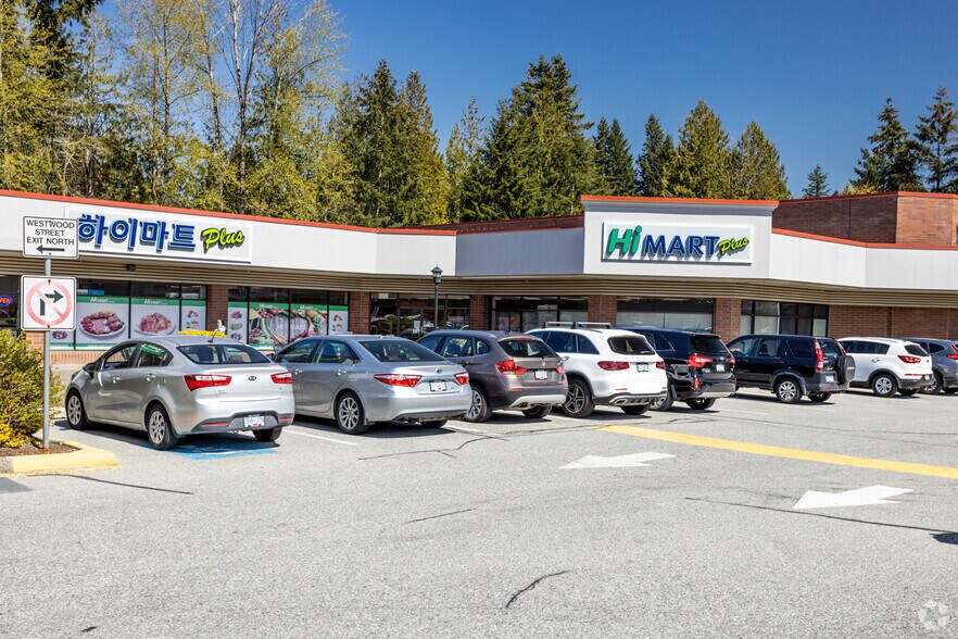 More Photos Of 2755 Lougheed Hwy, Port Coquitlam Unknown For Lease