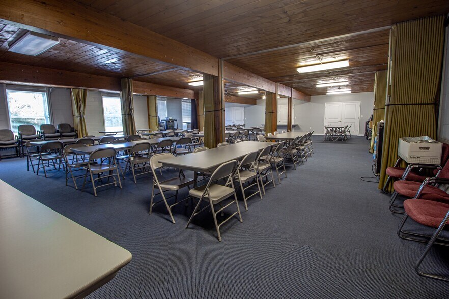 More Photos Of 23696 Northline Rd, Taylor Religious Facility For Sale