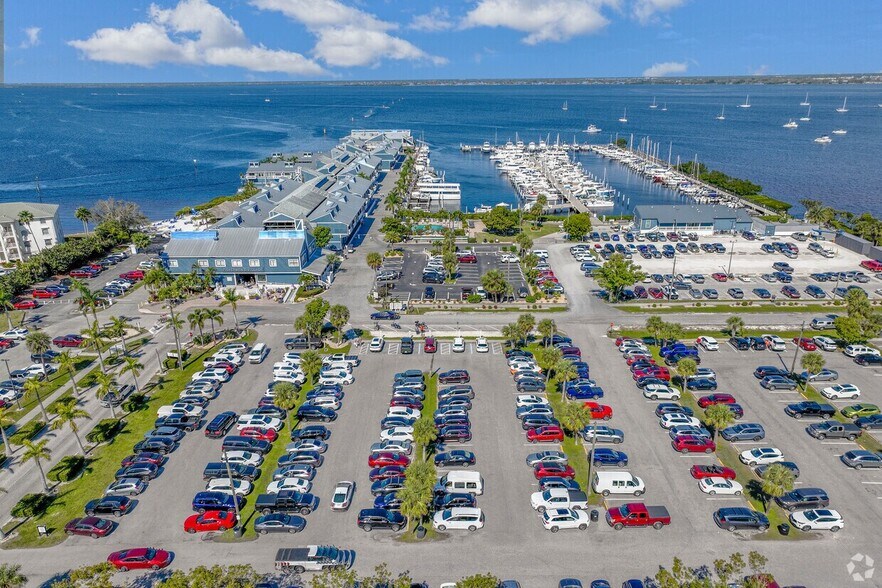 More Photos Of 1200 W Retta Esplanade, Punta Gorda Hotel For Lease