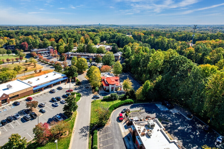 3704 W WT Harris Blvd, Charlotte, NC 28269 Retail For Lease