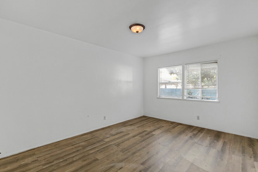 More Photos Of 1515 N Hollywood Way, Burbank Apartments For Sale
