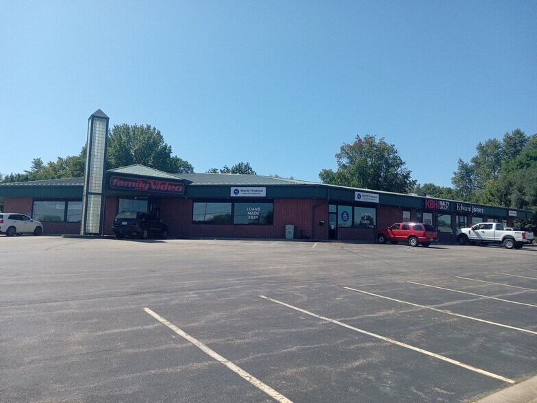 More Photos Of 14-26 W Karsch Blvd, Farmington Freestanding For Lease
