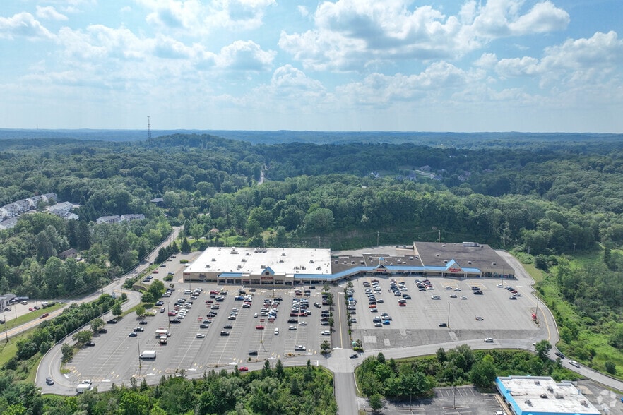 More Photos Of 5600 William Flynn Hwy, Gibsonia General Retail For Lease