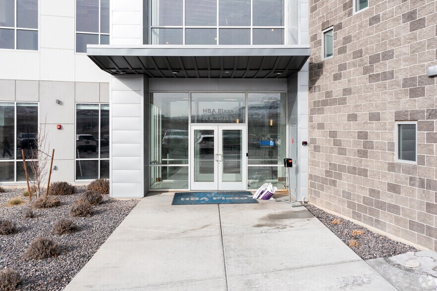 More Photos Of 38 W 13775 S, Draper Medical For Lease