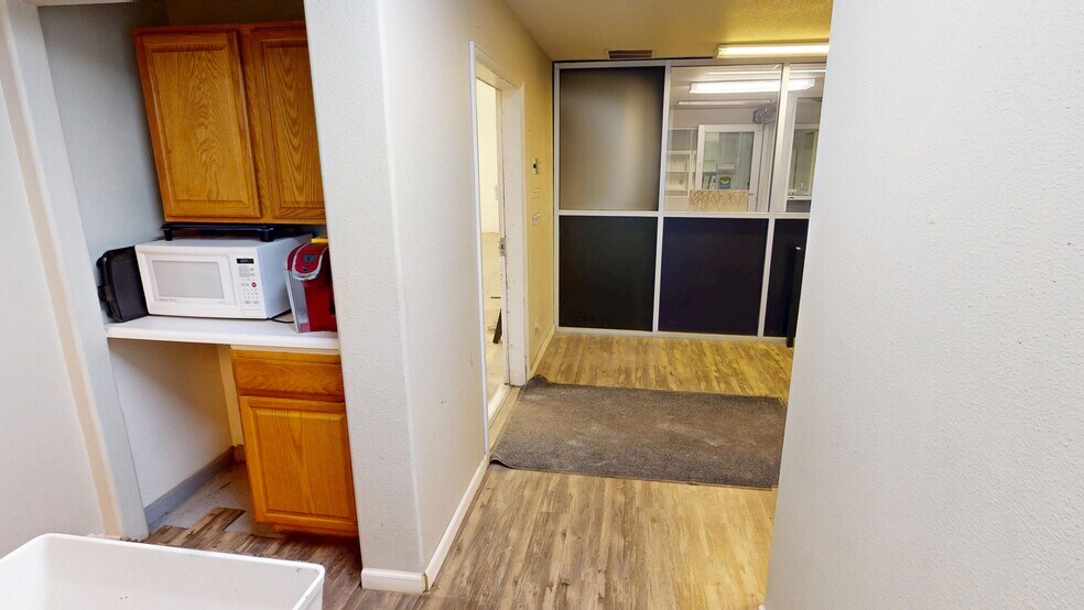 More Photos Of 549 S 10th St, Grand Junction Warehouse For Sale