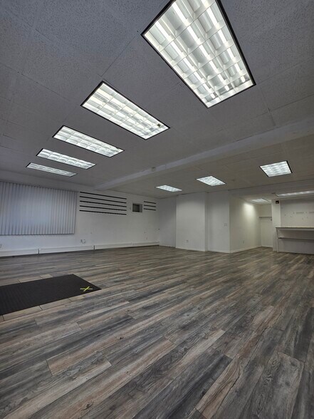 More Photos Of 291 Bloomfield Ave, Caldwell Storefront Retail Office For Lease