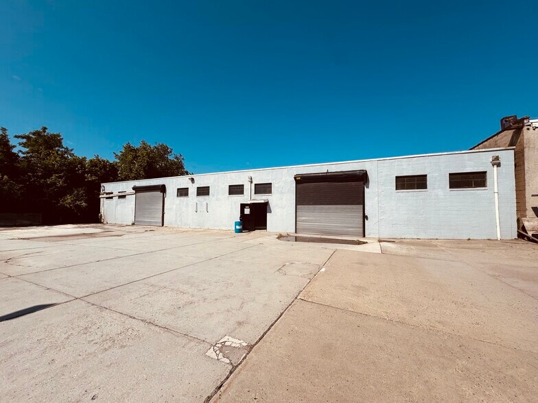 More Photos Of 309 Denton Ave, New Hyde Park Industrial For Lease