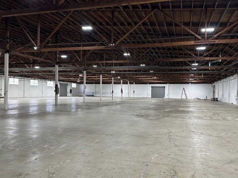 More Photos Of 4045 Horton St, Emeryville Warehouse For Lease