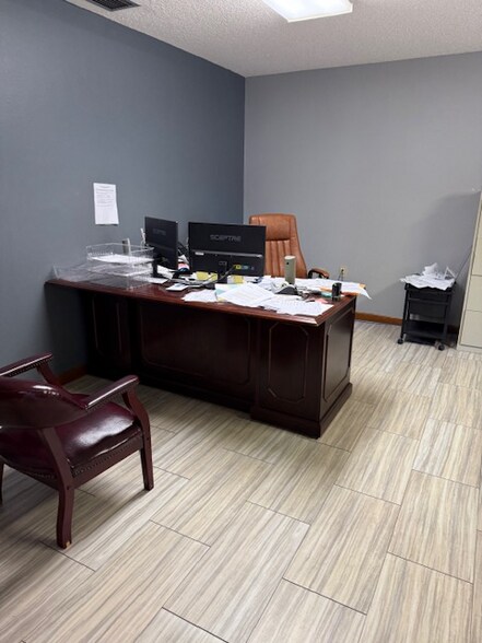 More Photos Of 2800 Winter Lake Rd, Lakeland Office For Sale