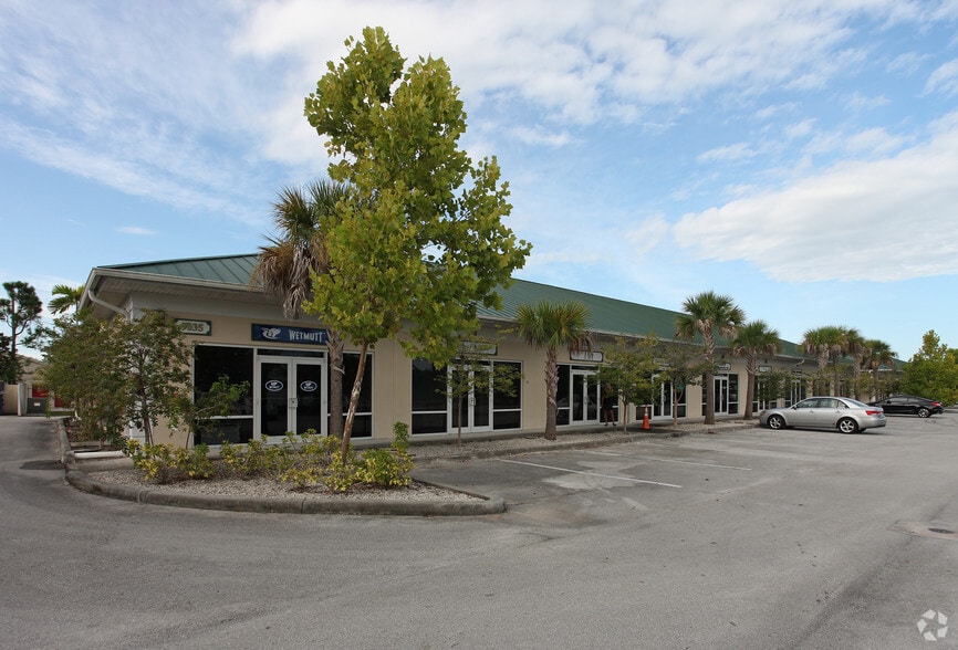 Primary Photo Of 9035 Americana Rd, Vero Beach Office For Sale