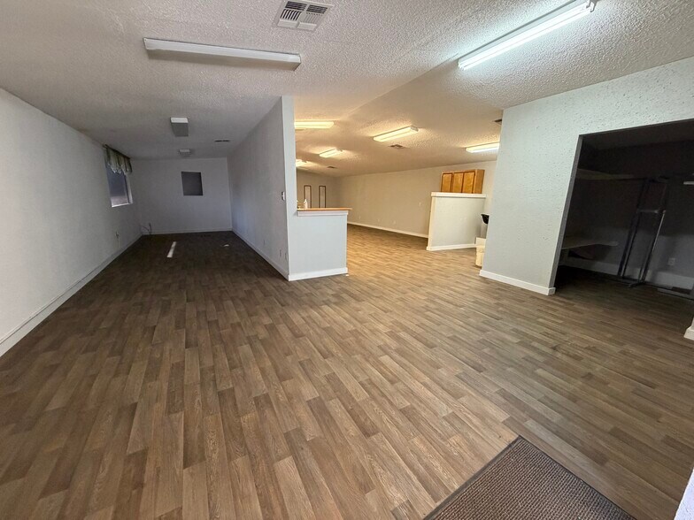 More Photos Of 111 County Road 227, East Bernard Freestanding For Lease