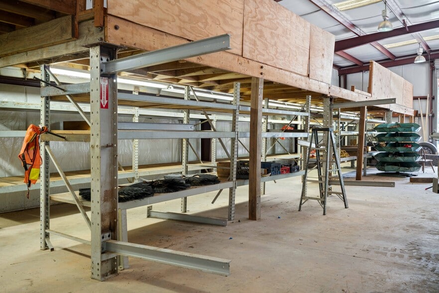 More Photos Of 533 Crest Dr, Easley Industrial For Sale