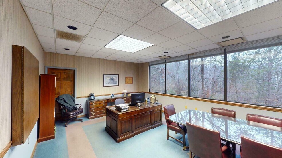 More Photos Of 3117 Pellissippi Pky, Knoxville Office For Sale