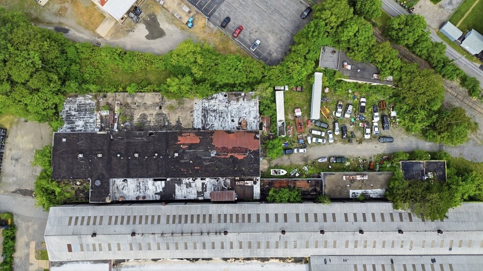 More Photos Of 470 Niagara Pky, North Tonawanda Manufacturing For Sale