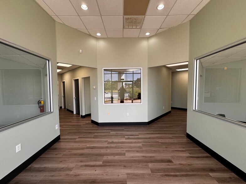 More Photos Of 7780 Tara Blvd, Jonesboro Freestanding For Sale