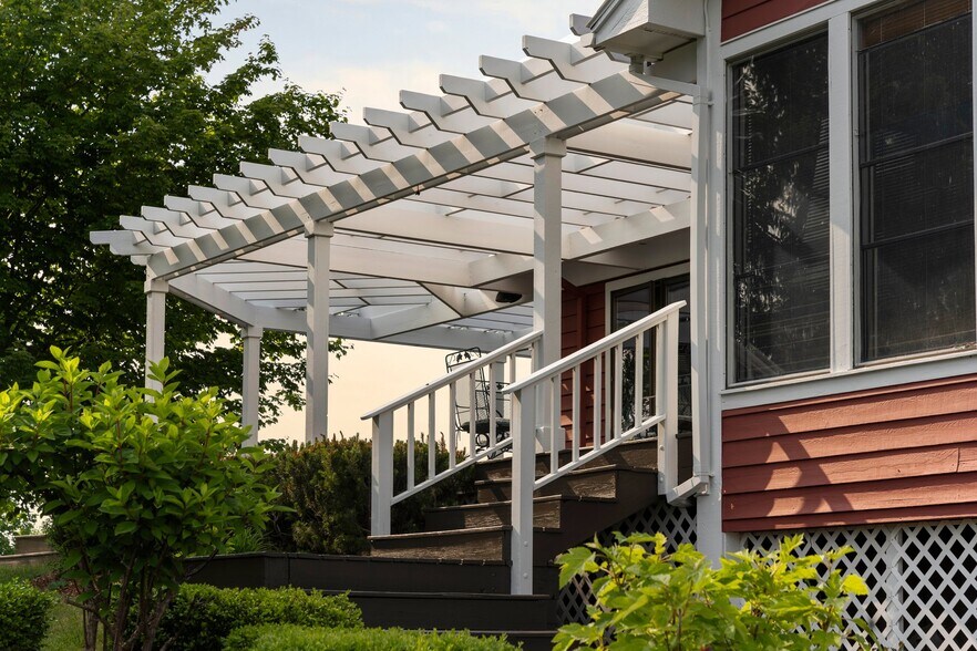 More Photos Of 10343 E Hilltop Rd, Suttons Bay Winery Vineyard For Sale