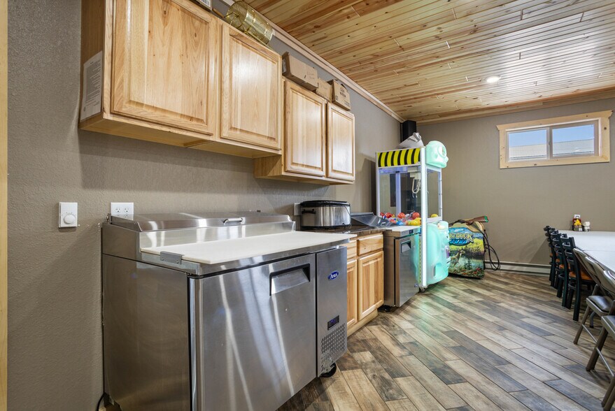 More Photos Of 220 Main St, Butte Restaurant For Sale