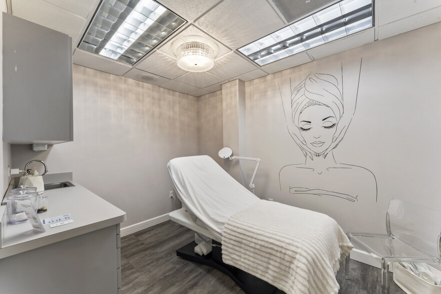 More Photos Of 148 East Ave, Norwalk Medical For Sale