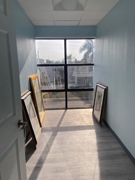 More Photos Of 2650 Bahia Vista St, Sarasota Medical For Sale