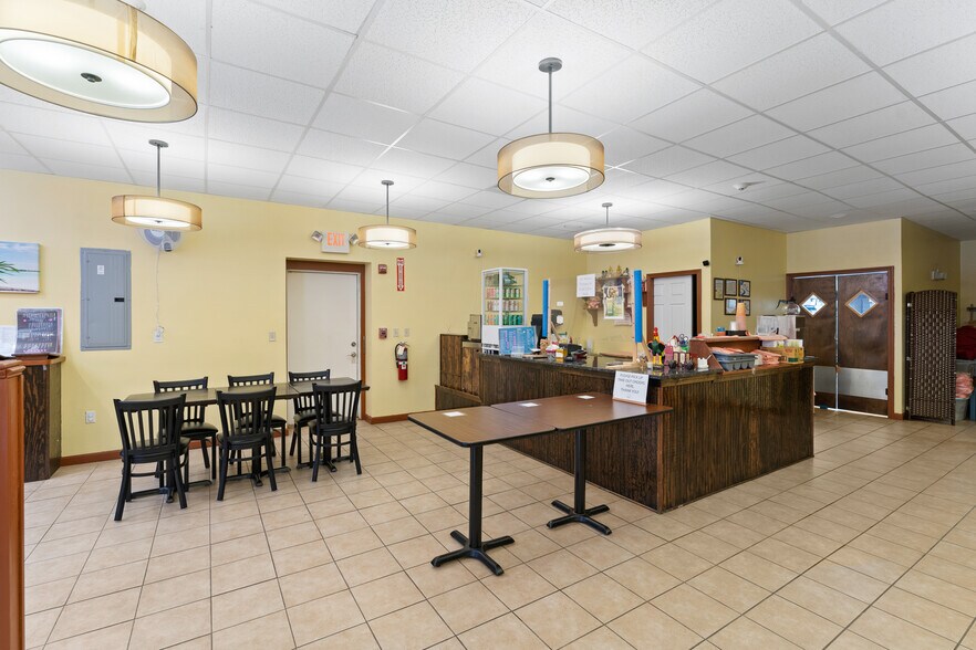 More Photos Of 382 Thames St, Bristol Freestanding For Sale