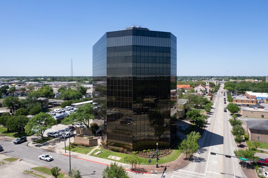 More Photos Of 2615 Calder Ave, Beaumont Office For Lease