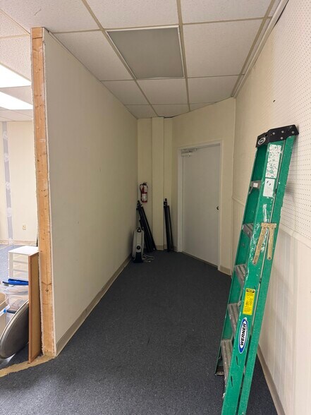 More Photos Of 25367 Lankford Hwy, Onley Light Distribution For Lease