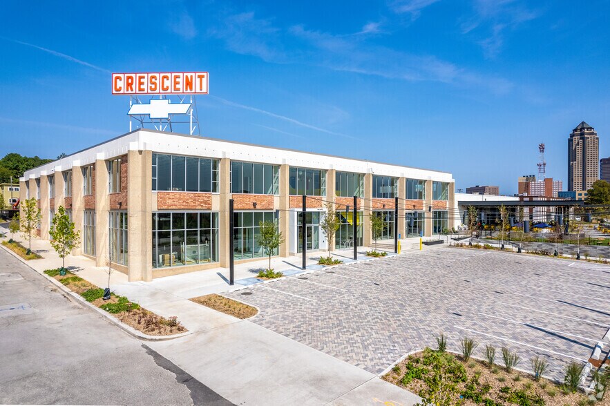 More Photos Of 555 17th St, Des Moines Storefront Retail Office For Lease