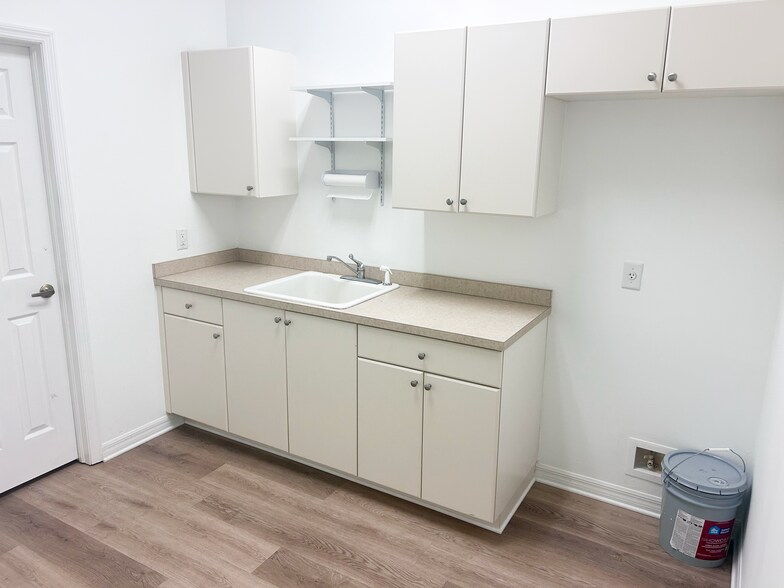 More Photos Of 660 Charlotte St, Punta Gorda Office For Lease