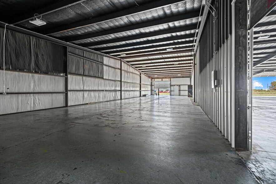 More Photos Of 2769 N Frankford Ave, Lubbock Warehouse For Sale