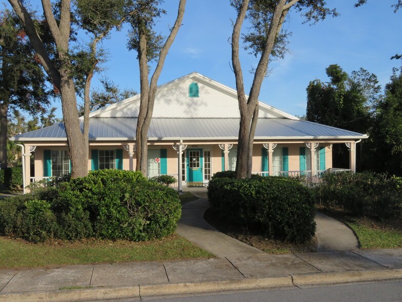 620 MCKENZIE AVE  