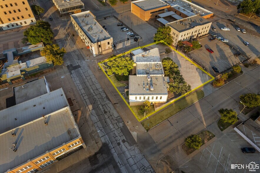 More Photos Of 915 9th St, Wichita Falls Office For Sale