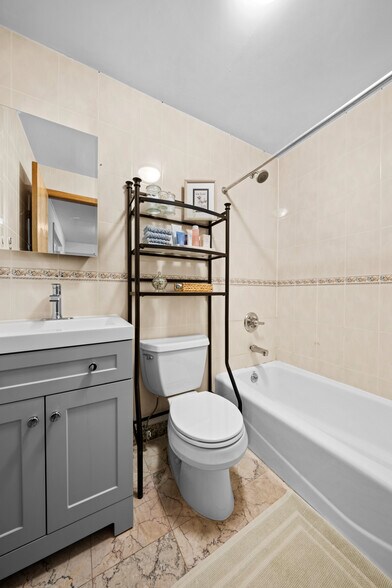 More Photos Of 183 Duane St, New York Apartments For Sale