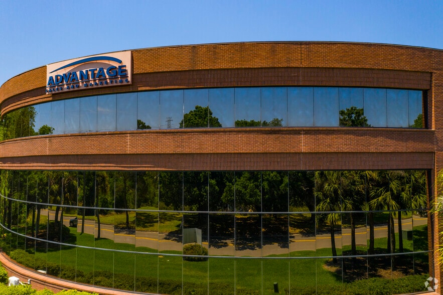 More Photos Of 3922 Coconut Palm Dr, Tampa Office For Sale