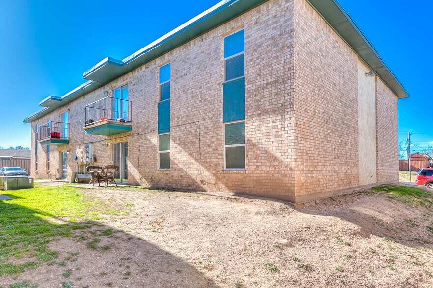 More Photos Of 1707-1717 Greenwood St, San Angelo Apartments For Sale